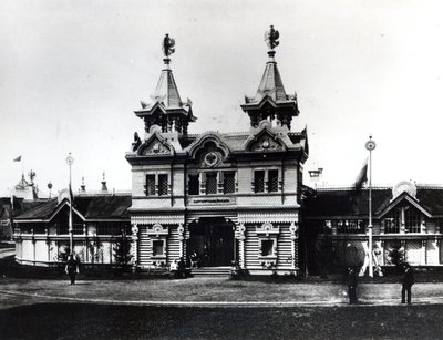 Pavillon der Wohltätigkeitsinstitutionen, Allrussische Ausstellung für Industrie und Kunst, Nischni Nowgorod, 1896 von Russian Photographer